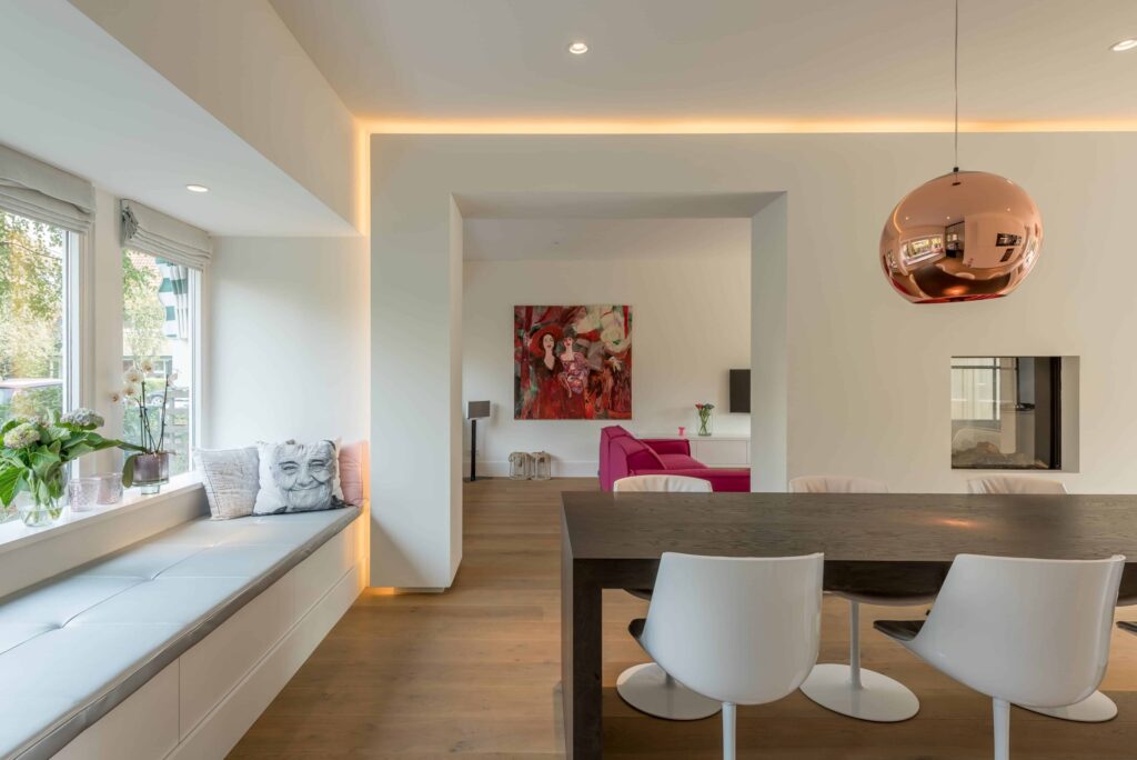 XXL ontwerp door Stan van den Wildenberg verbouwing van twee woningen naar 1 grote jaren- 30 woning