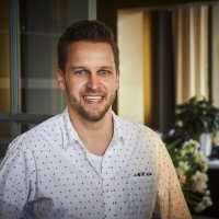 Wildenberg Danny Ossendrijver voor de deur Stan kantoor portret fotograaf Stefan Ammerlaan Wildenberg Danny Ossendrijver voor de deur Stan kantoor portret fotograaf Stefan Ammerlaan