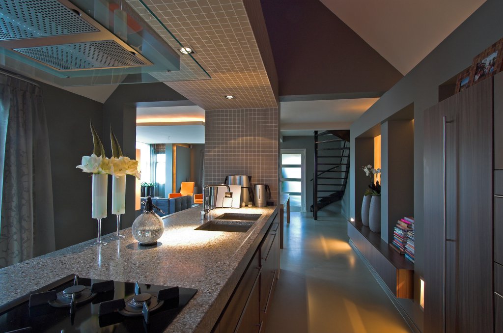 Wildenberg interieurarchitectuur Stan ontwerpt woning keuken ladekasten indirecte verlichting Bunschoten
