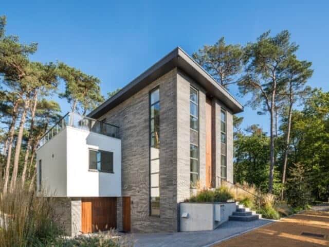 Stan van den Wildenberg ontwerpt bos villa vooraanzicht in linker hoek