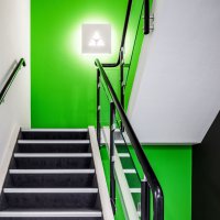 interieurarchitect Stan van den Wildenberg ontwerpt kantoor Dimension Data Nederland in Amersfoort trap met verlicht logo interieurarchitect Stan van den Wildenberg ontwerpt kantoor Dimension Data Nederland in Amersfoort trap met verlicht logo