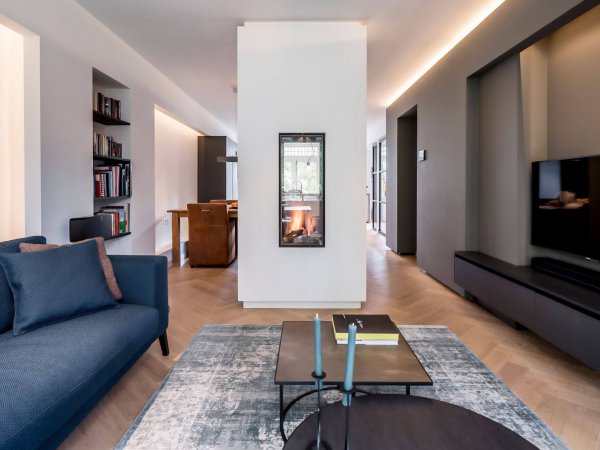 binnenhuisarchitect Wildenberg interieurontwerp maatwerk TV meubel vintage carpet doorkijkhaard binnenhuisarchitect Wildenberg interieurontwerp maatwerk TV meubel vintage carpet doorkijkhaard
