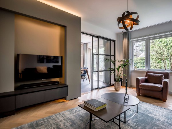 binnenhuisarchitect Wildenberg interieurontwerp vintage carpet, TV meubel op maat binnenhuisarchitect Wildenberg interieurontwerp vintage carpet, TV meubel op maat