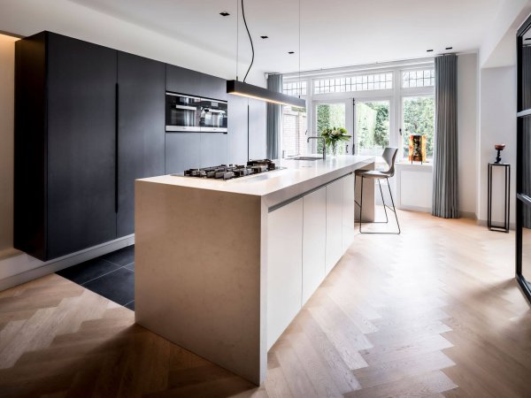 binnenhuisarchitect Wildenberg ontwerp doorkijkhaard dressoir TV meubel vintage carpet binnenhuisarchitect Wildenberg ontwerp doorkijkhaard dressoir TV meubel vintage carpet