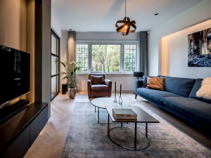 binnenhuisarchitect Wildenberg ontwerp woonkamer met dressoir en bank