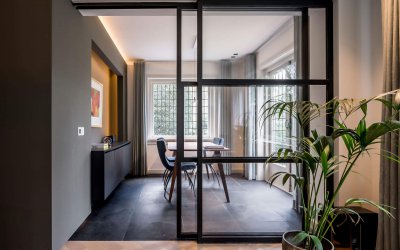 binnenhuisarchitect Wildenberg ontwerp woonkamer met stalen schuifdeur en dressoir binnenhuisarchitect Wildenberg ontwerp woonkamer met stalen schuifdeur en dressoir