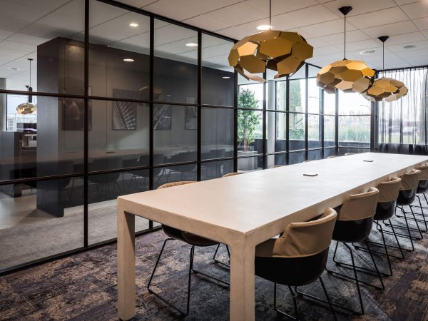 binnenhuisarchitect ontwerp kantoor hanglamp Gispen stoelen Gispen systeemwand Planeffect vloerbedekking Modulyss interieurdesign Wildenberg interieurbouwer Van Keulen binnenhuisarchitect ontwerp kantoor hanglamp Gispen stoelen Gispen systeemwand Planeffect vloerbedekking Modulyss interieurdesign Wildenberg interieurbouwer Van Keulen