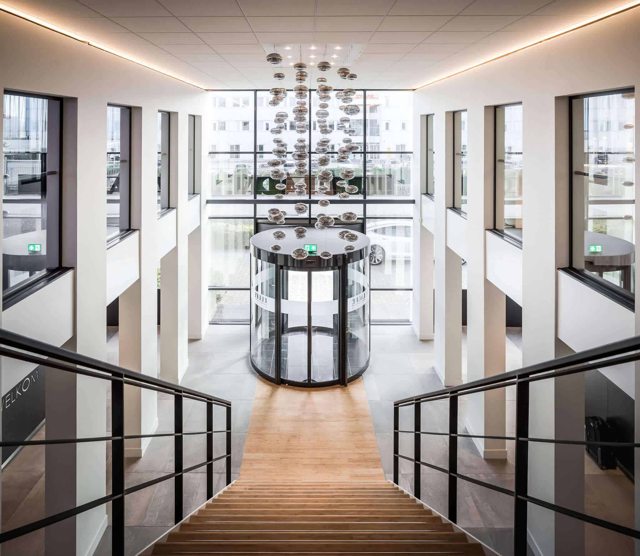 binnenhuisarchitect ontwerp kantoor hanglamp Maretti Dream systeemwand Planeffect interieurdesign Wildenberg