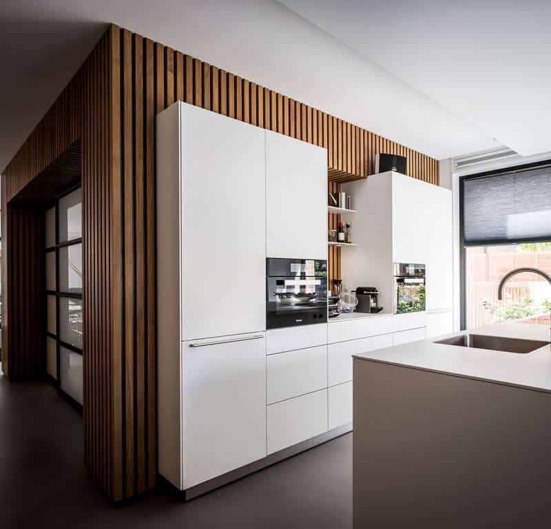interieurarchitect Stan Wildenberg ontwerp interieur keuken houten wand stalen deuren gietvloer Quooker Bulthaup Bora Quooker interieurarchitect Stan Wildenberg ontwerp interieur keuken houten wand stalen deuren gietvloer Quooker Bulthaup Bora Quooker