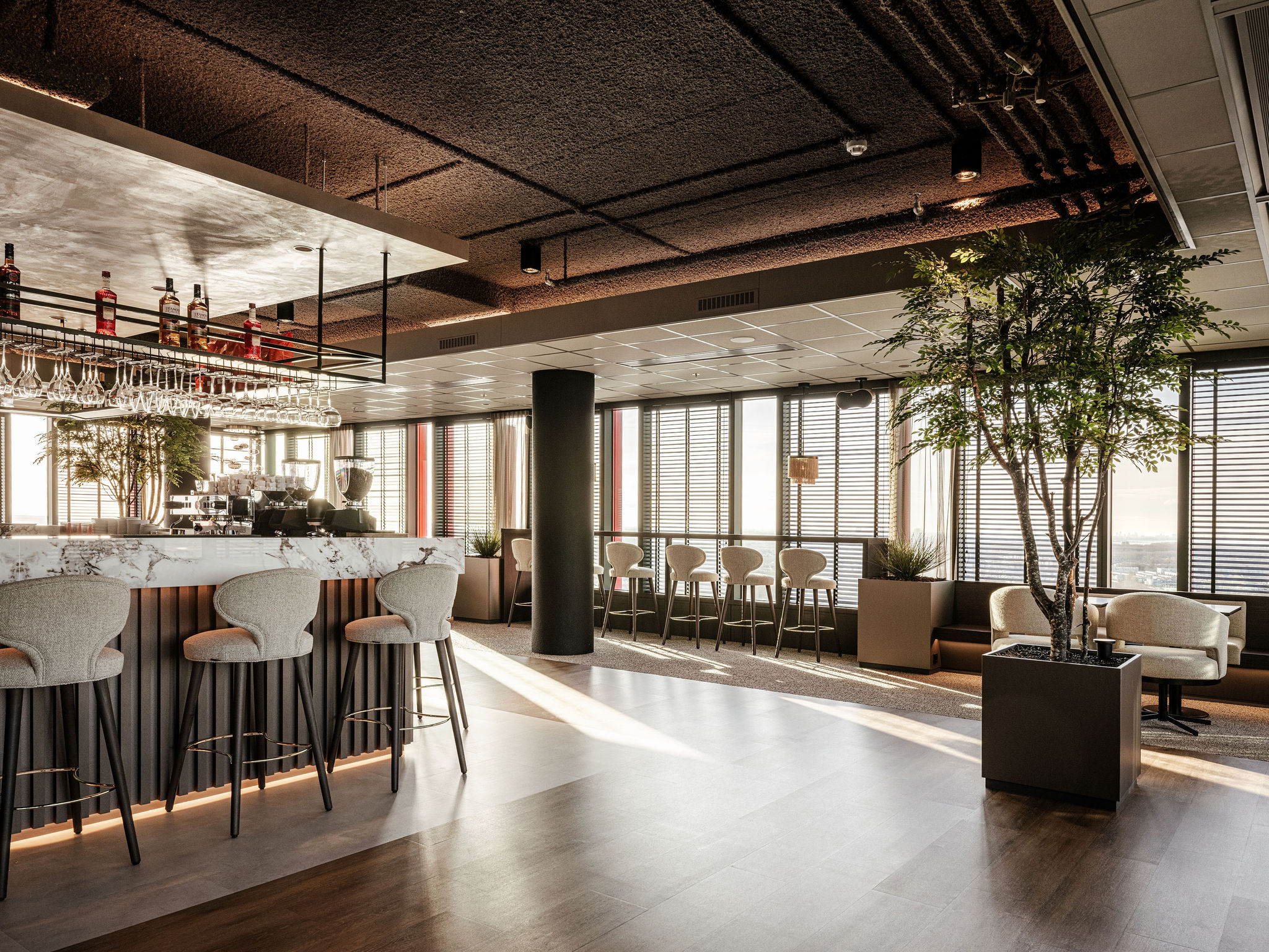 interieurarchitect Wildenberg interieurarchitectuur Benkey WTC Almere 21e verdieping Peter Baas Photography sky bar