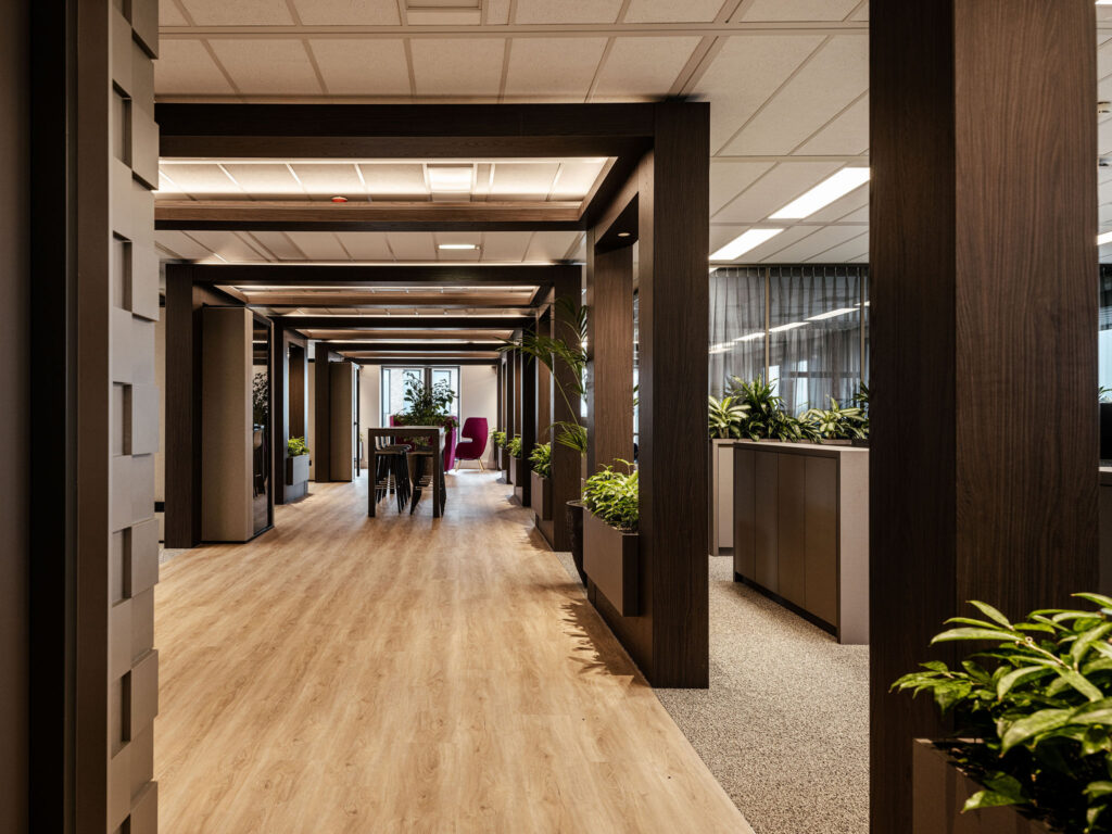 interieurarchitect Wildenberg NTT Data kantoor Meinema Peter Baas gangzone groen flexwerkplek