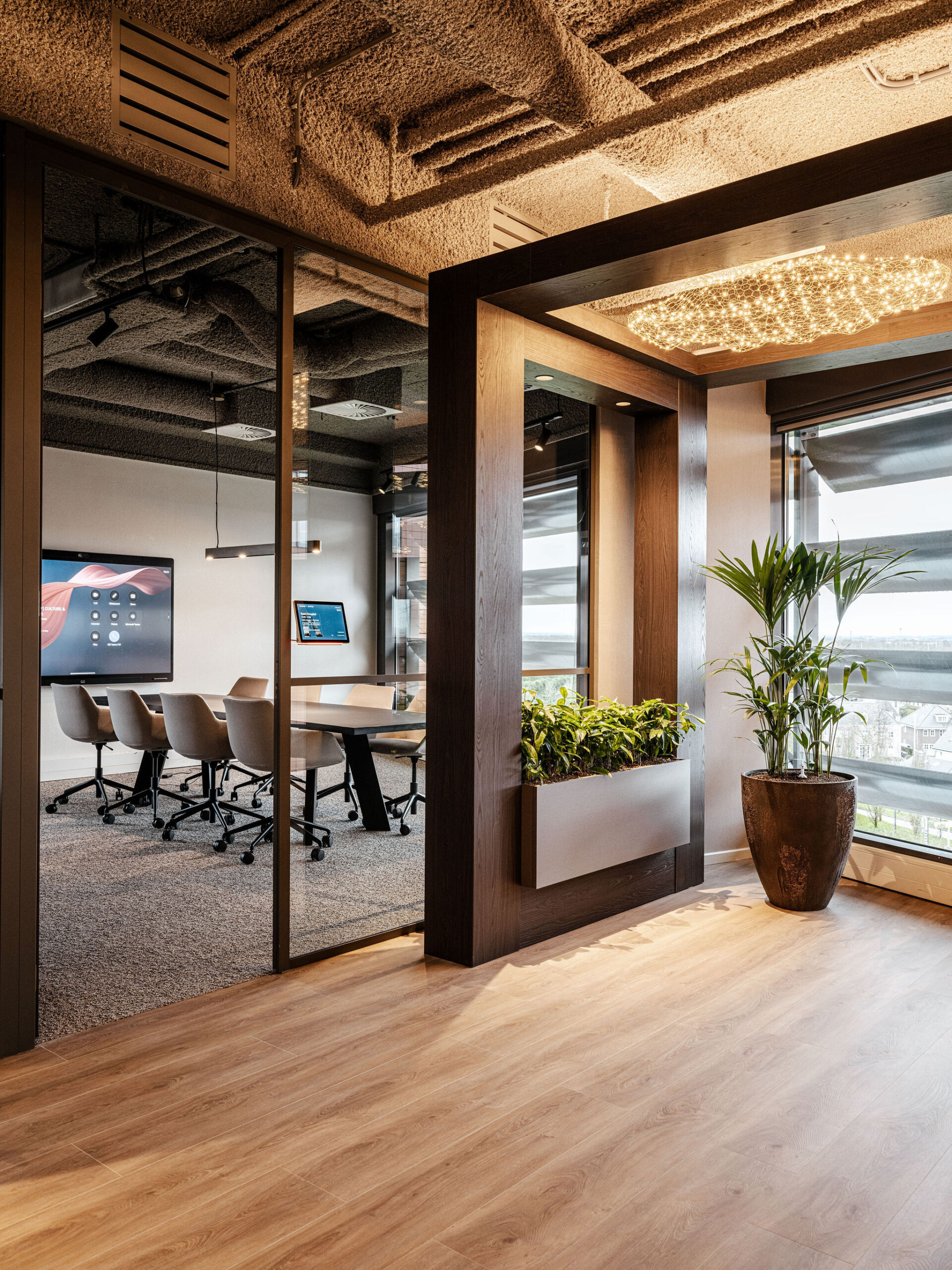 interieurarchitect Wildenberg NTT Data kantoor Meinema Peter Baas vergaderruimte Maretti staand